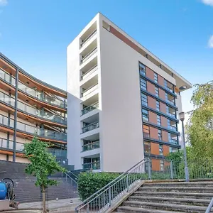 https://apt-a-stratford.brighton-hotels-england.com