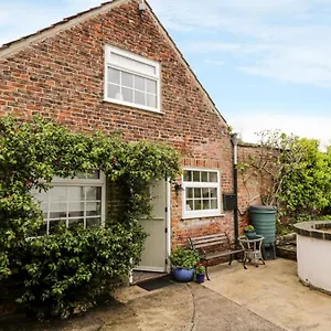 https://october-cottage-ripon.yorkshirehotels.net